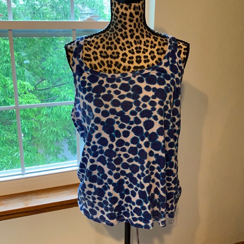 Scoop neck tank